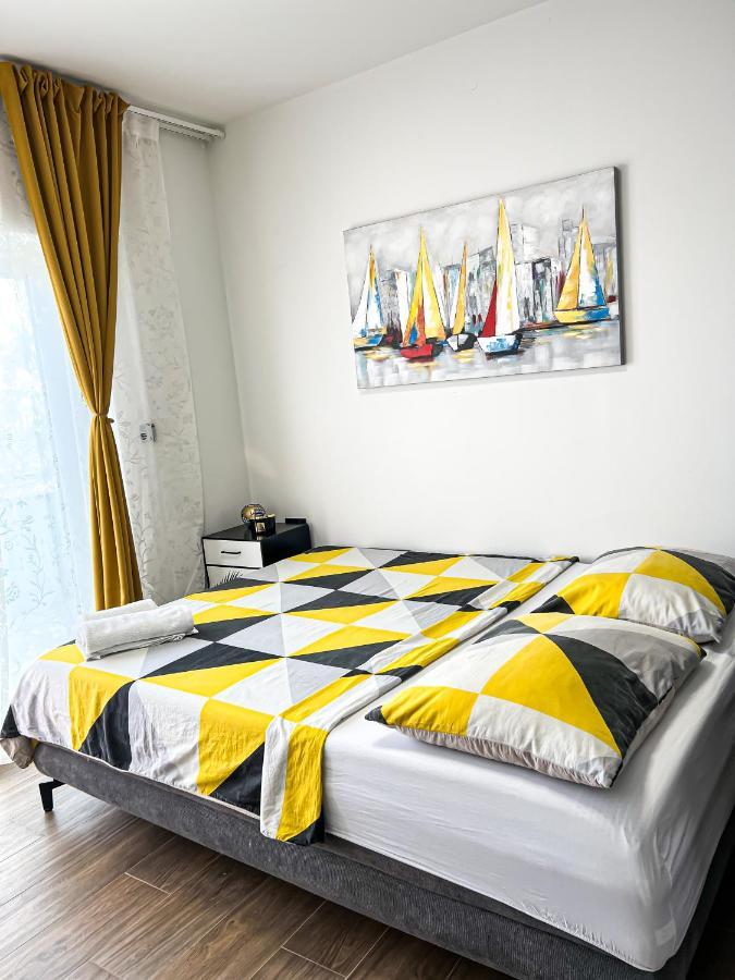 San-Studio Apartment Дуги Рат Екстериор снимка