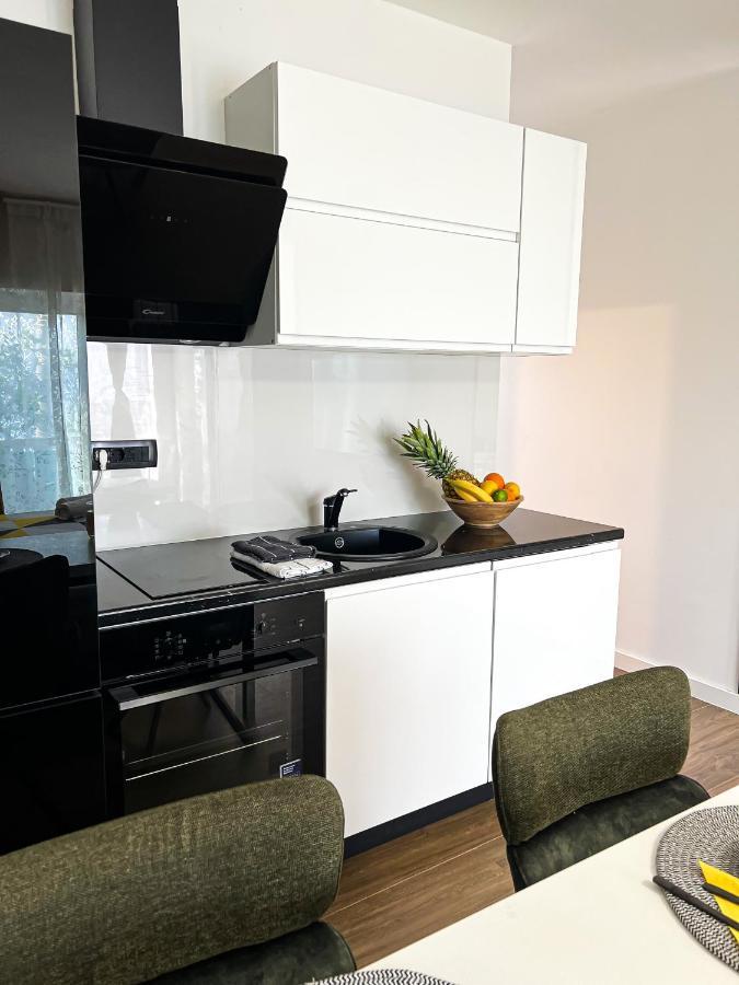 San-Studio Apartment Дуги Рат Екстериор снимка