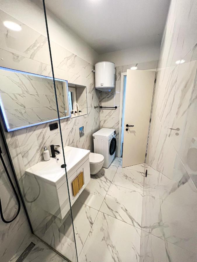 San-Studio Apartment Дуги Рат Екстериор снимка